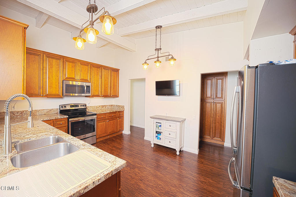 MLS #V1-33653 image #6