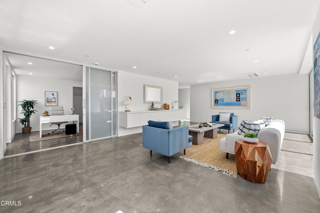 MLS #V1-33657 image #10