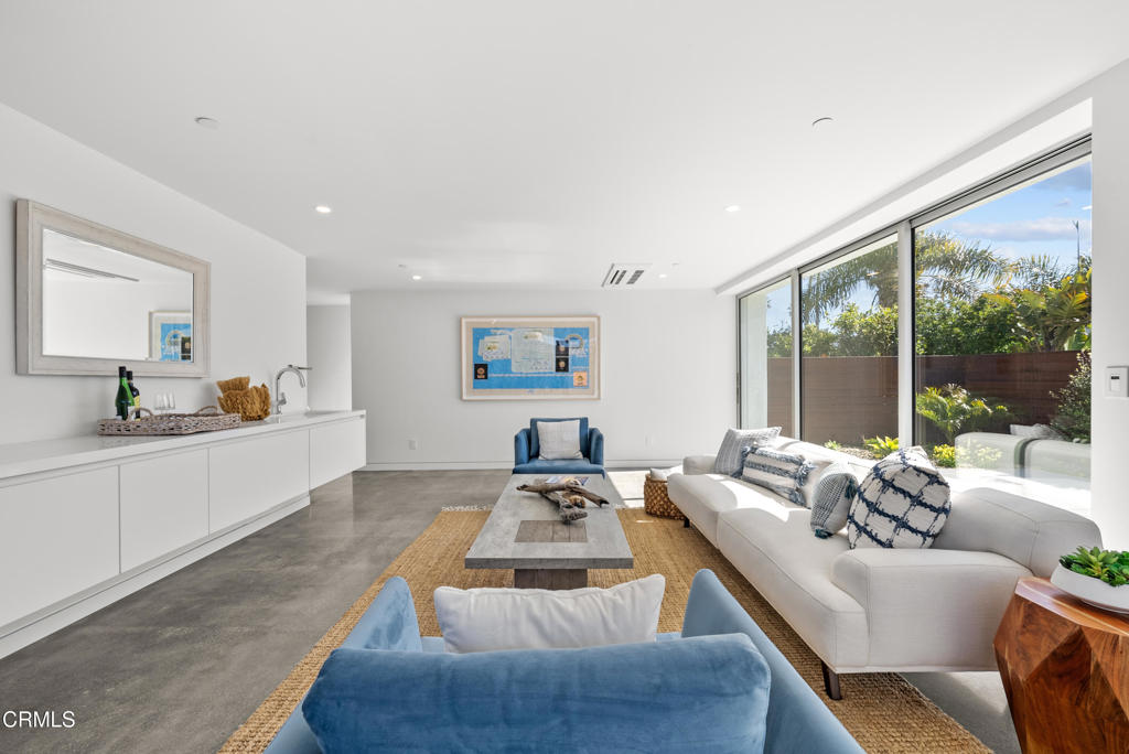 MLS #V1-33657 image #11