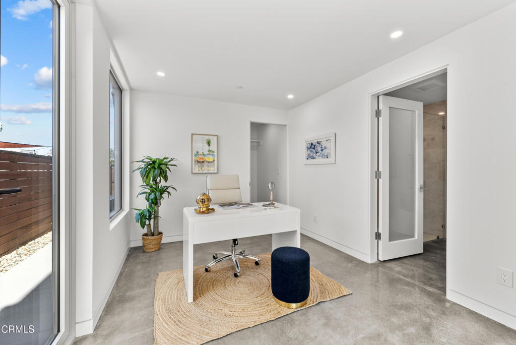 MLS #V1-33657 image #12