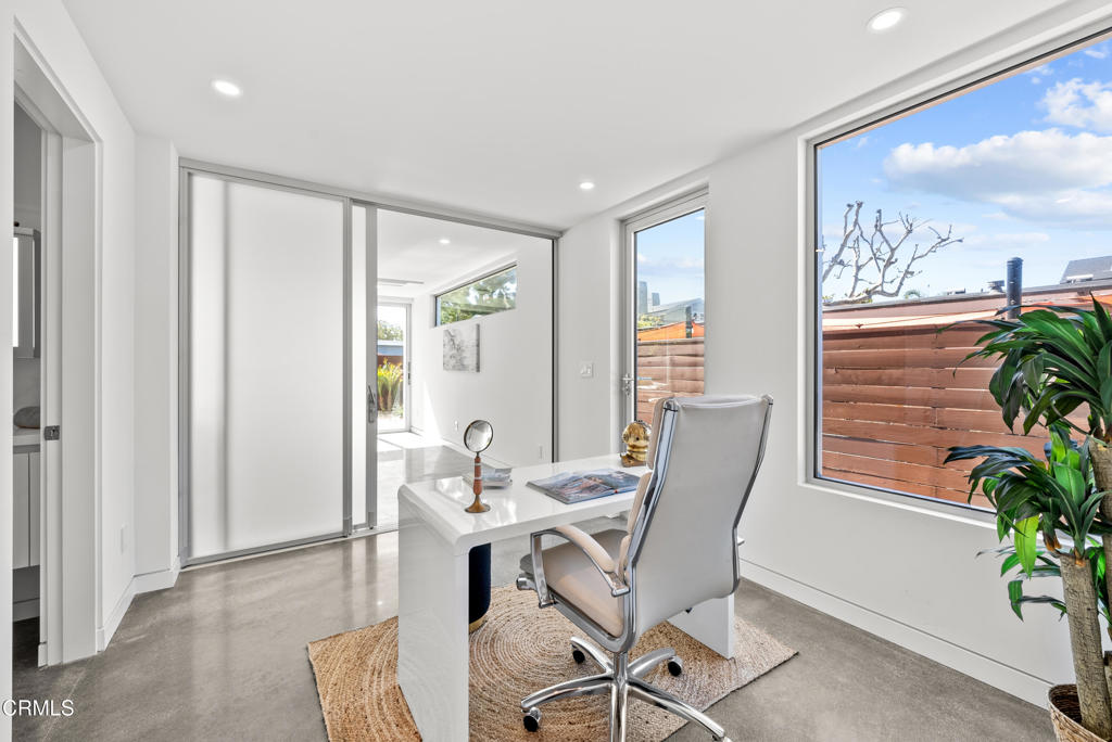 MLS #V1-33657 image #15