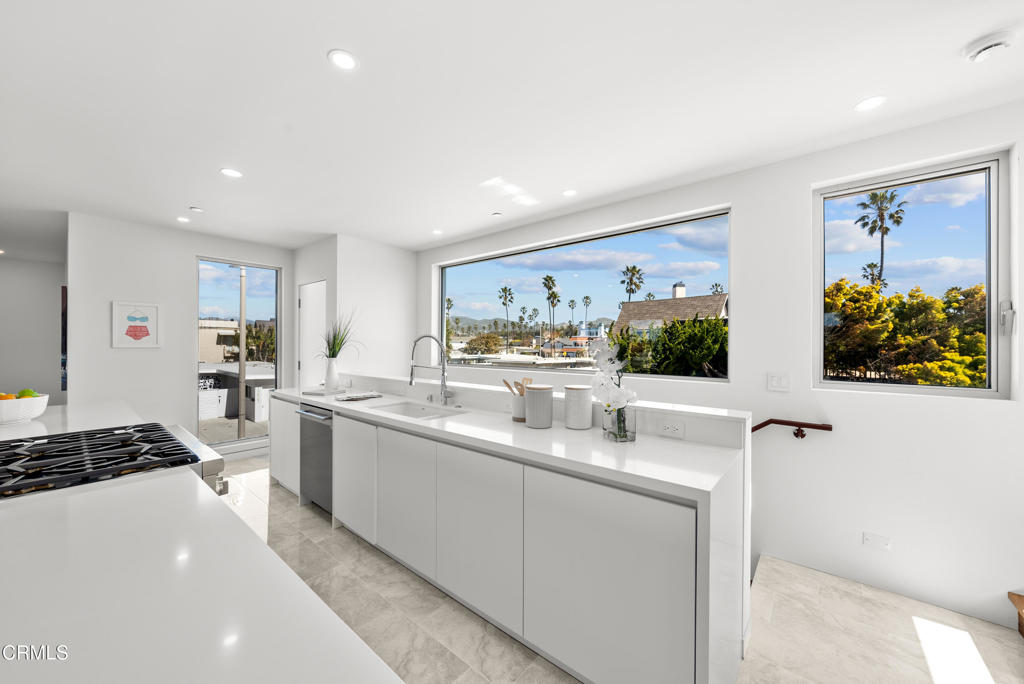 MLS #V1-33657 image #22