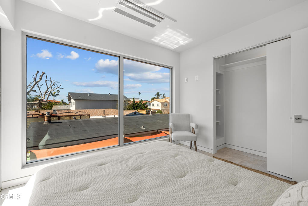 MLS #V1-33657 image #40