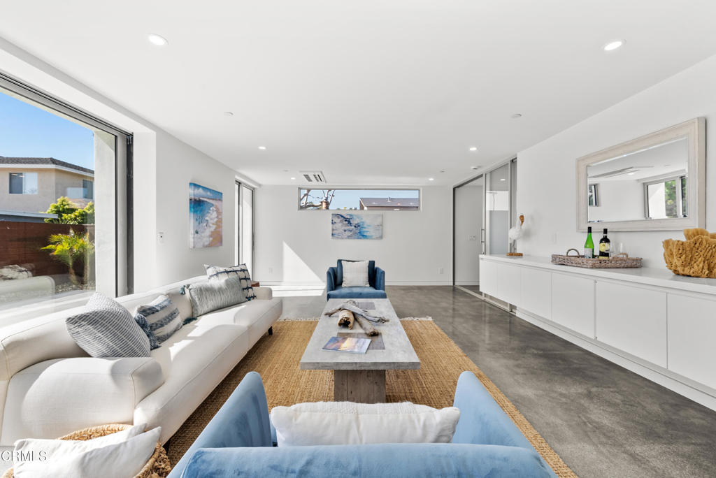 MLS #V1-33657 image #8