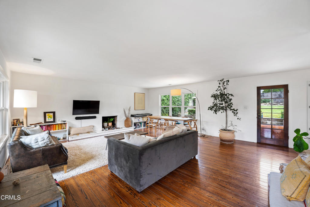 MLS #V1-33658 image #1