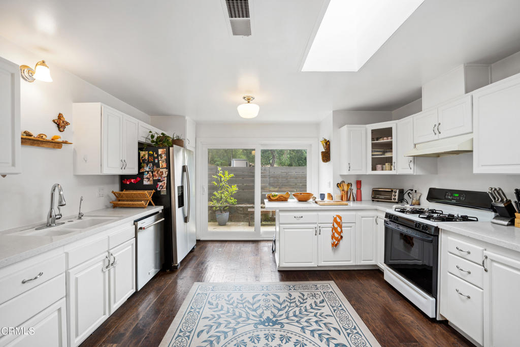 MLS #V1-33658 image #10