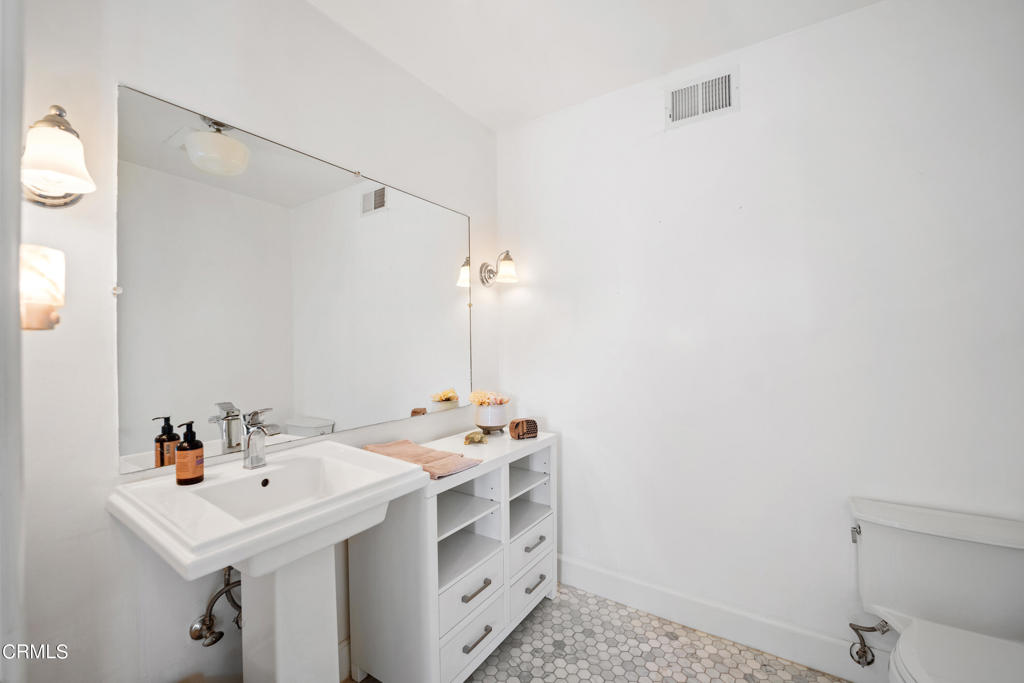 MLS #V1-33658 image #16