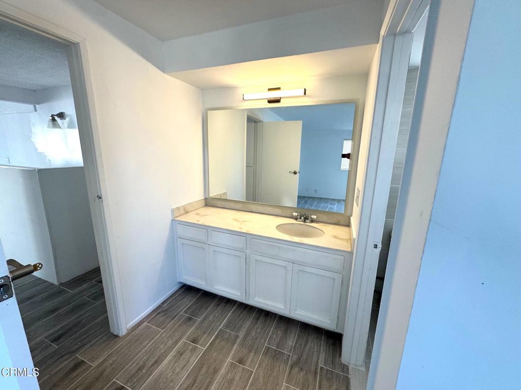 MLS #V1-33669 image #11