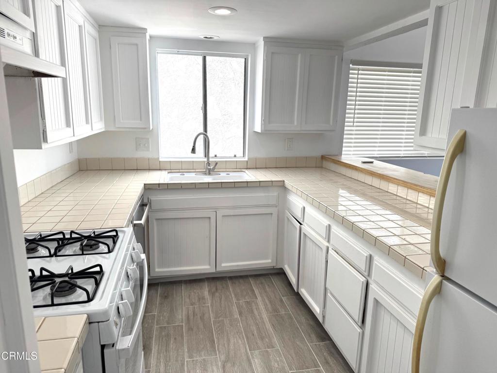 MLS #V1-33669 image #5