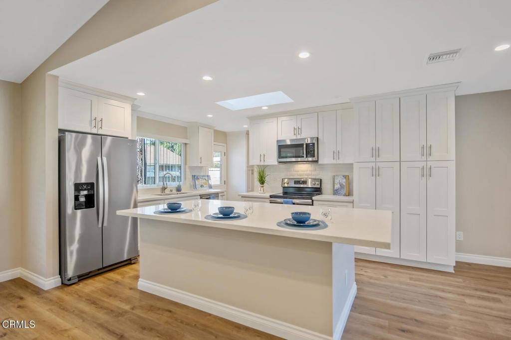 MLS #V1-33673 image #9