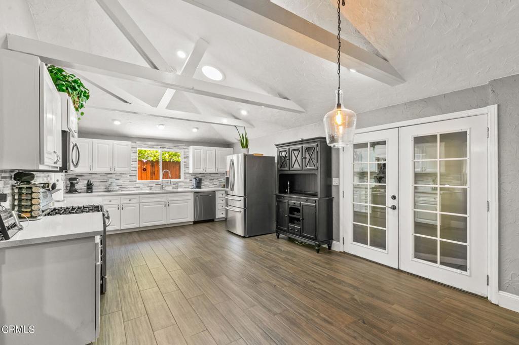 MLS #V1-33675 image #10