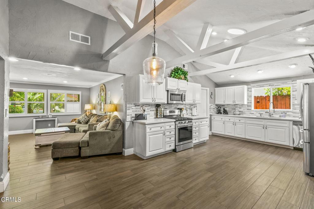 MLS #V1-33675 image #9