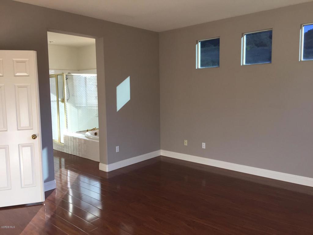 MLS #V1-33677 image #11