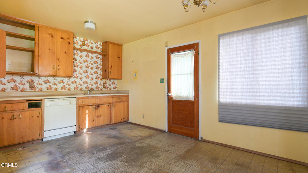 MLS #V1-33681 image #5