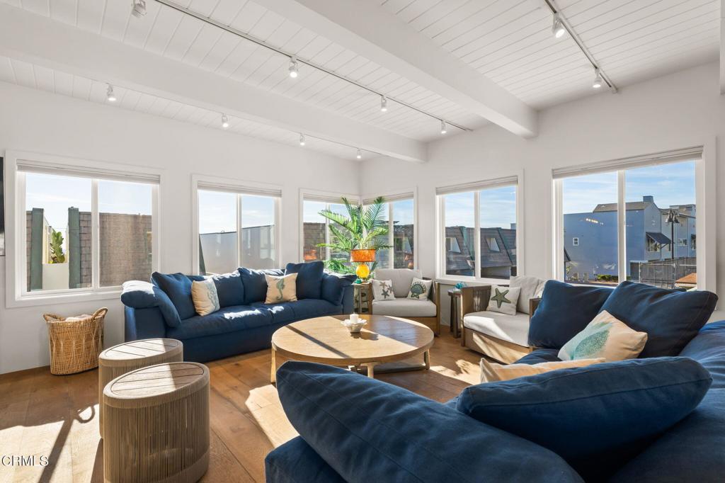 MLS #V1-33682 image #7