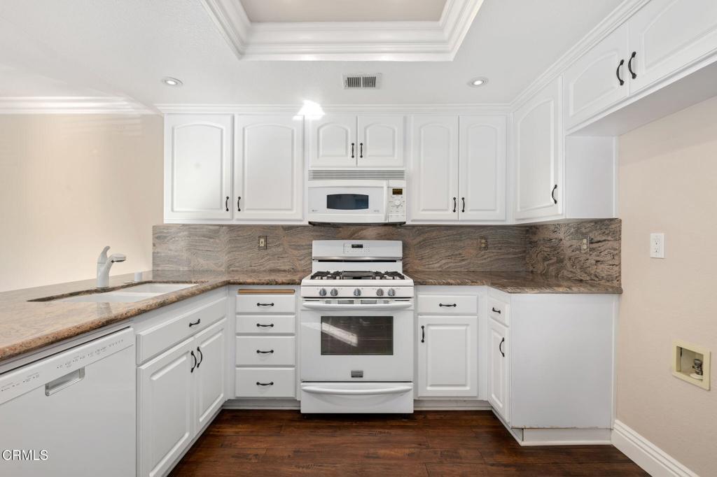 MLS #V1-33684 image #6