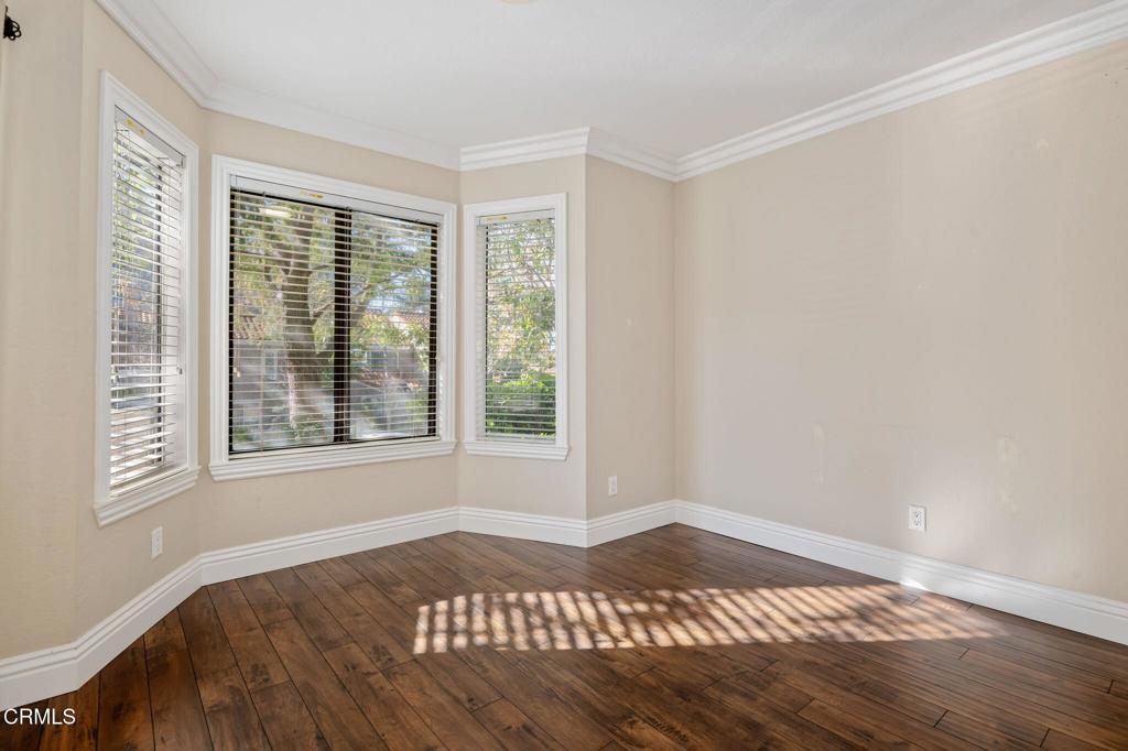 MLS #V1-33684 image #8