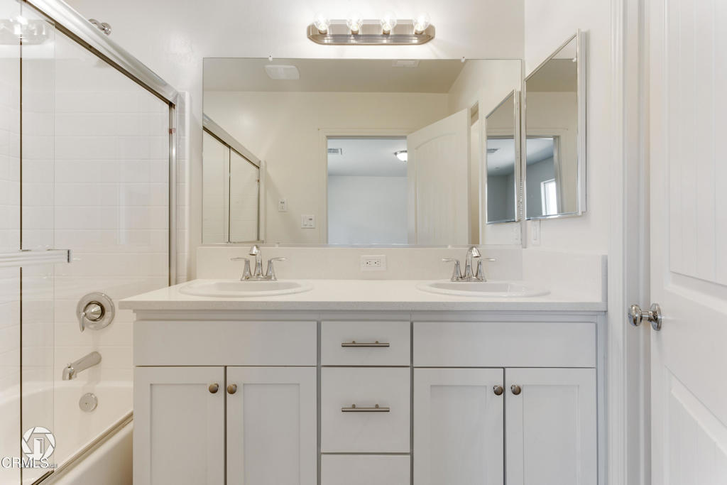 MLS #V1-33688 image #19