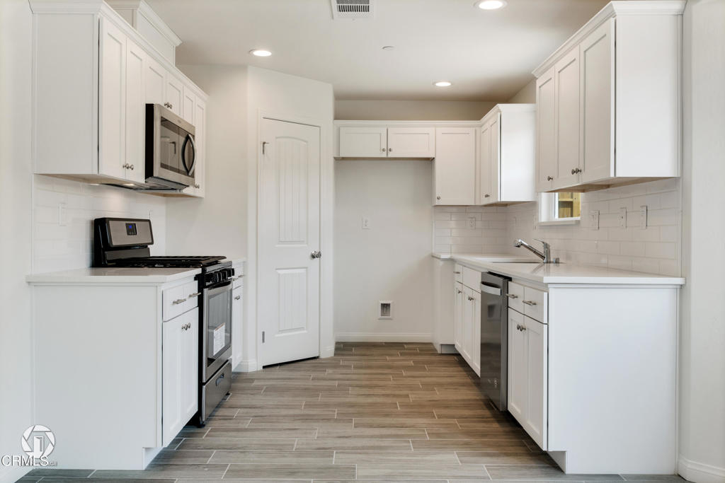 MLS #V1-33688 image #9