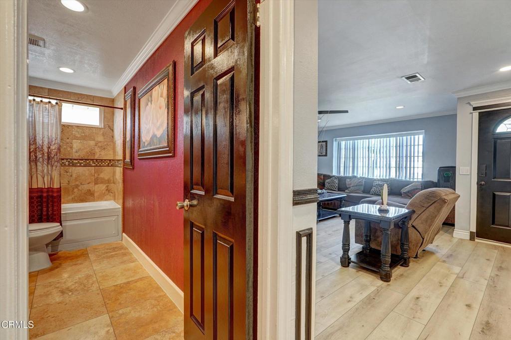 MLS #V1-33692 image #27