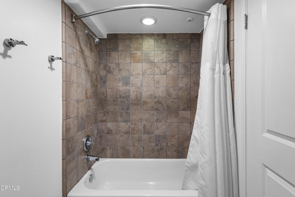 MLS #V1-33701 image #28