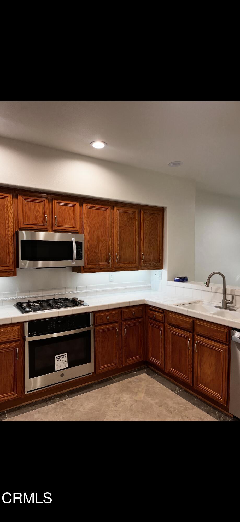 MLS #V1-33703 image #5