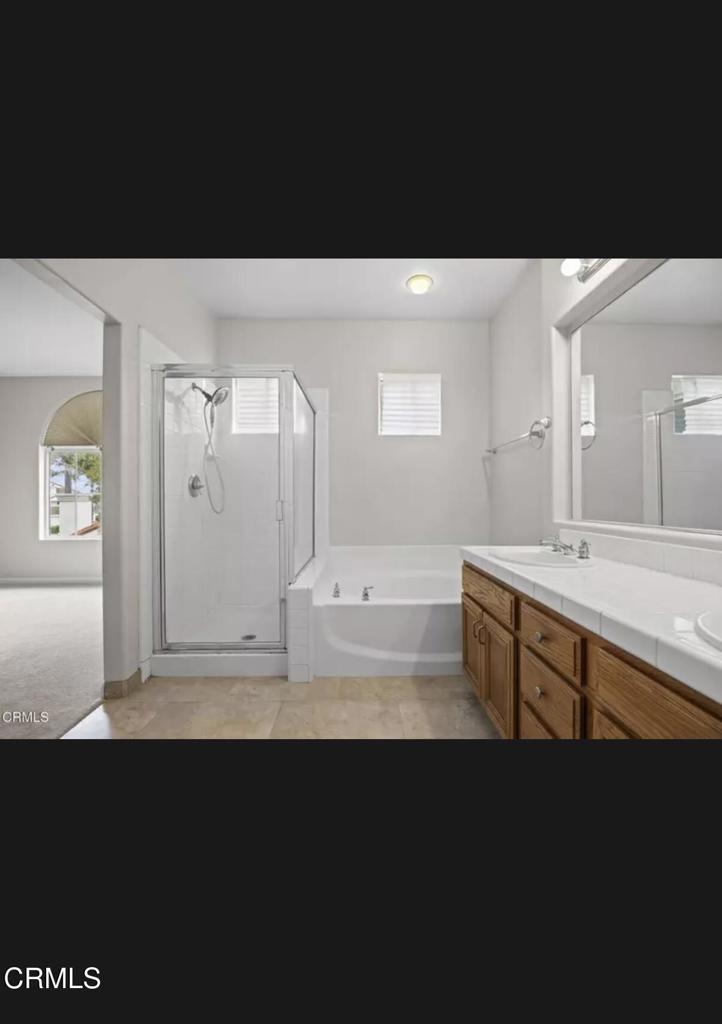 MLS #V1-33703 image #8