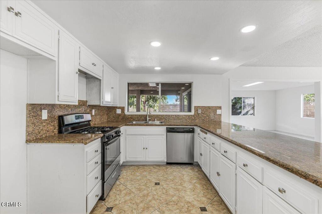 MLS #V1-33705 image #10