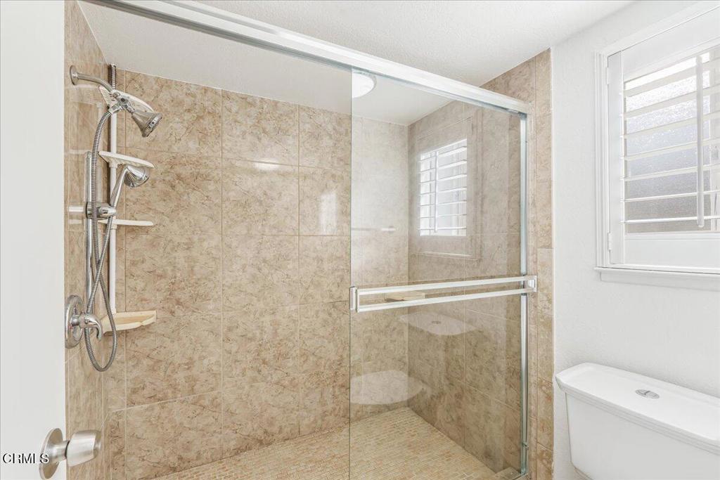 MLS #V1-33705 image #22