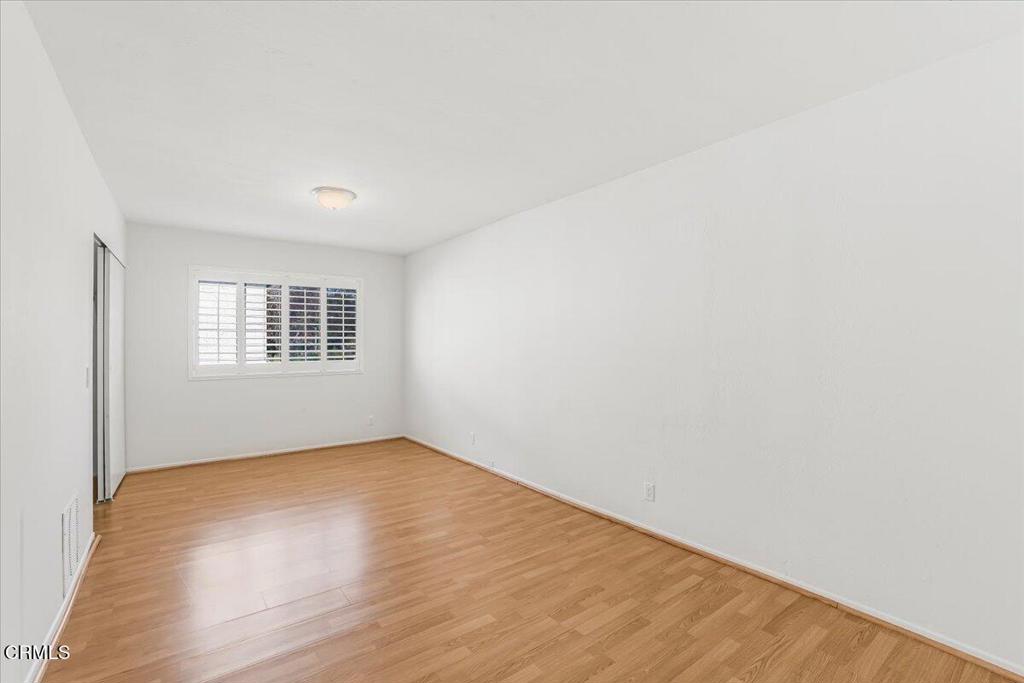 MLS #V1-33705 image #34