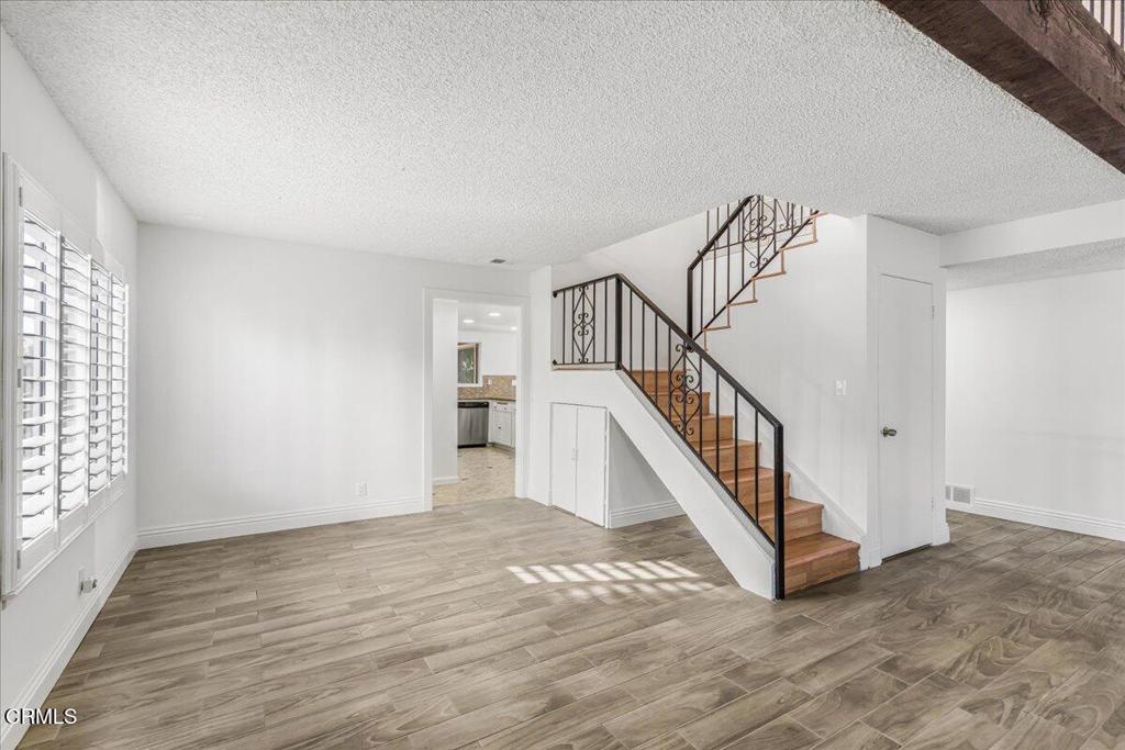 MLS #V1-33705 image #8