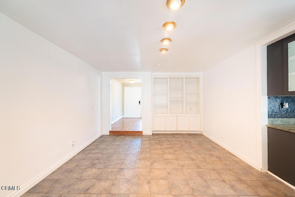 MLS #V1-33707 image #6