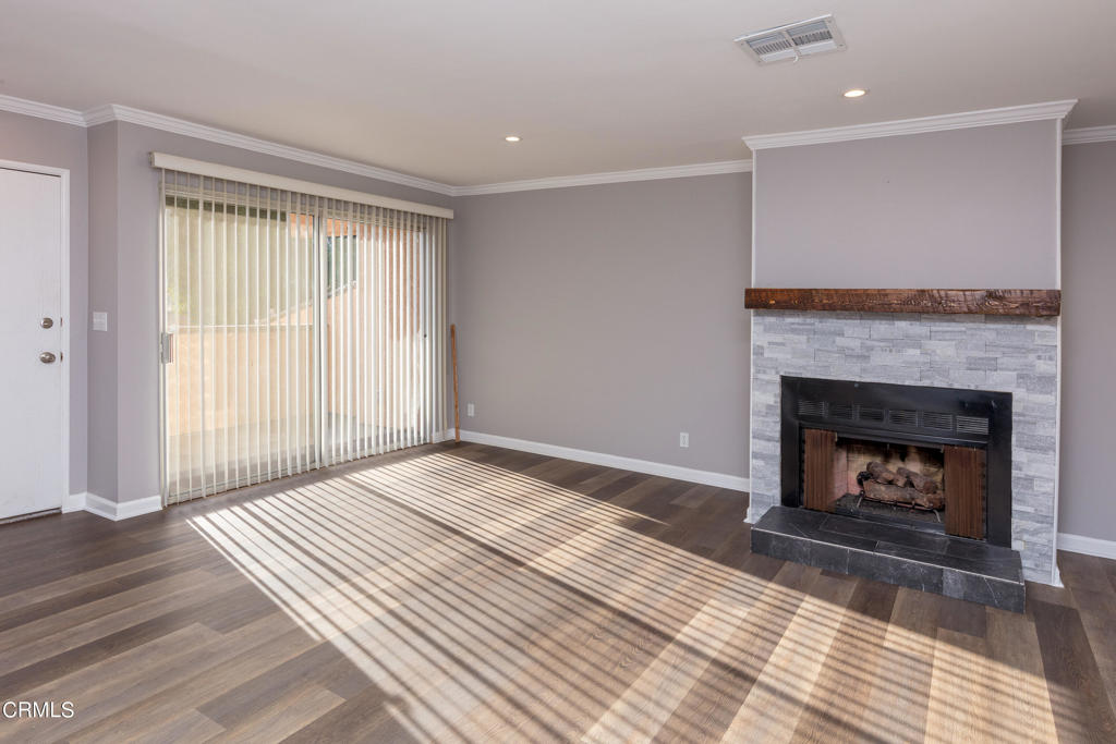 MLS #V1-33712 image #5