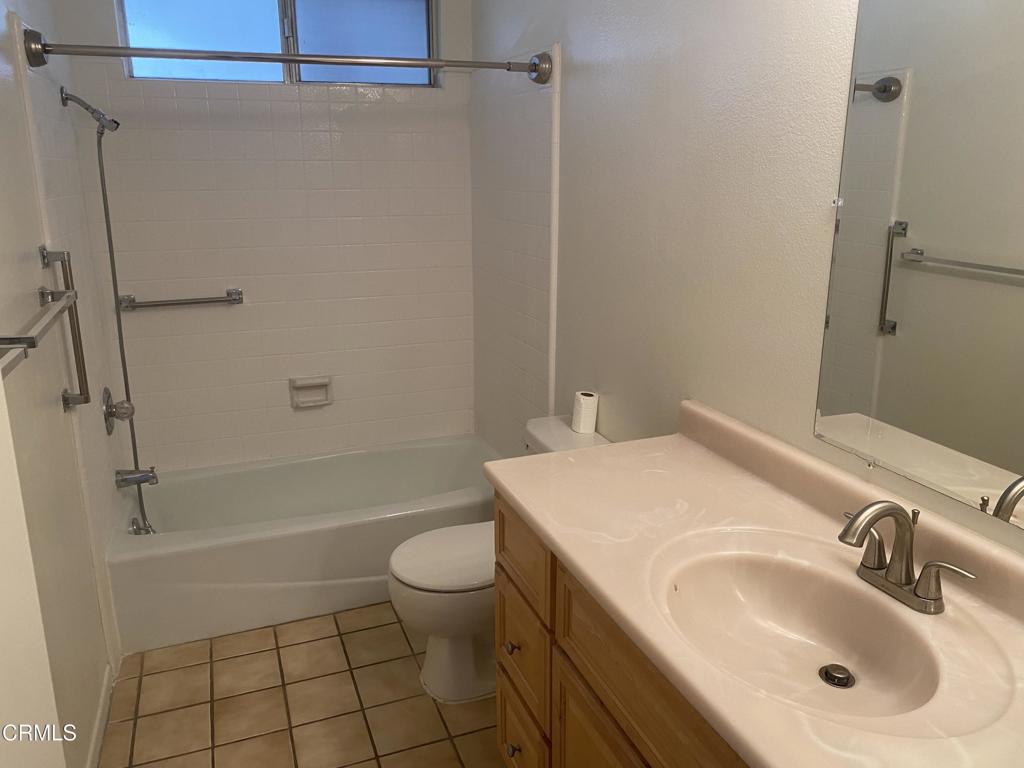 MLS #V1-33713 image #25