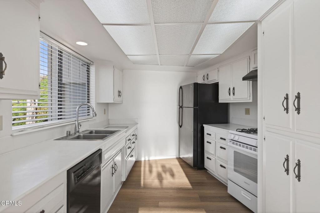 MLS #V1-33716 image #33