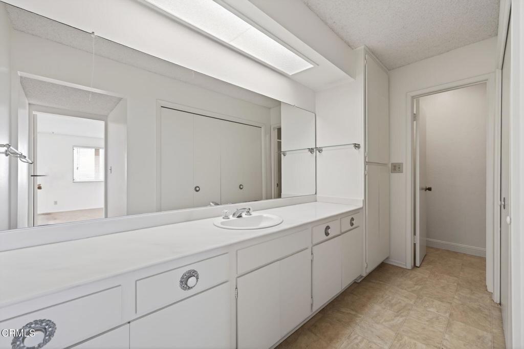 MLS #V1-33716 image #43