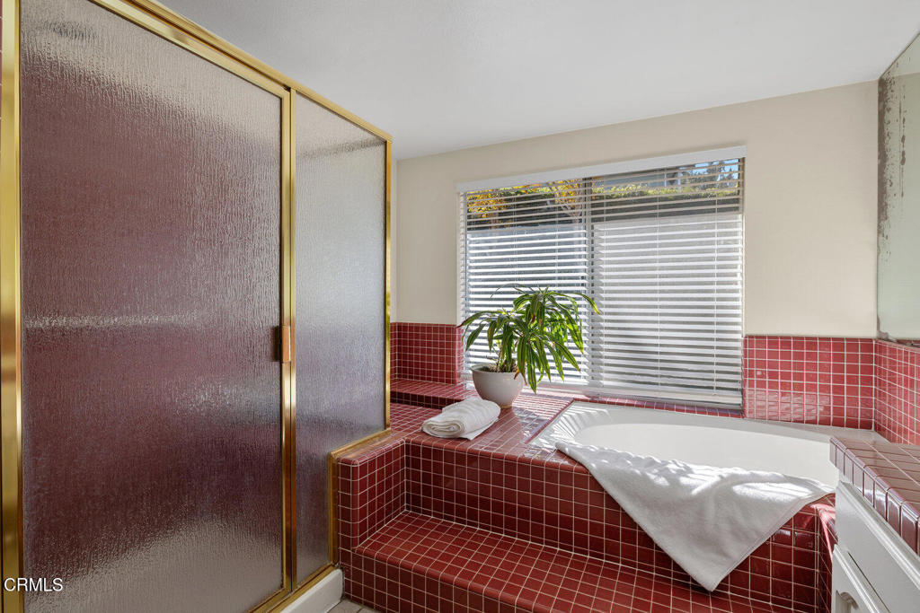 MLS #V1-33726 image #23