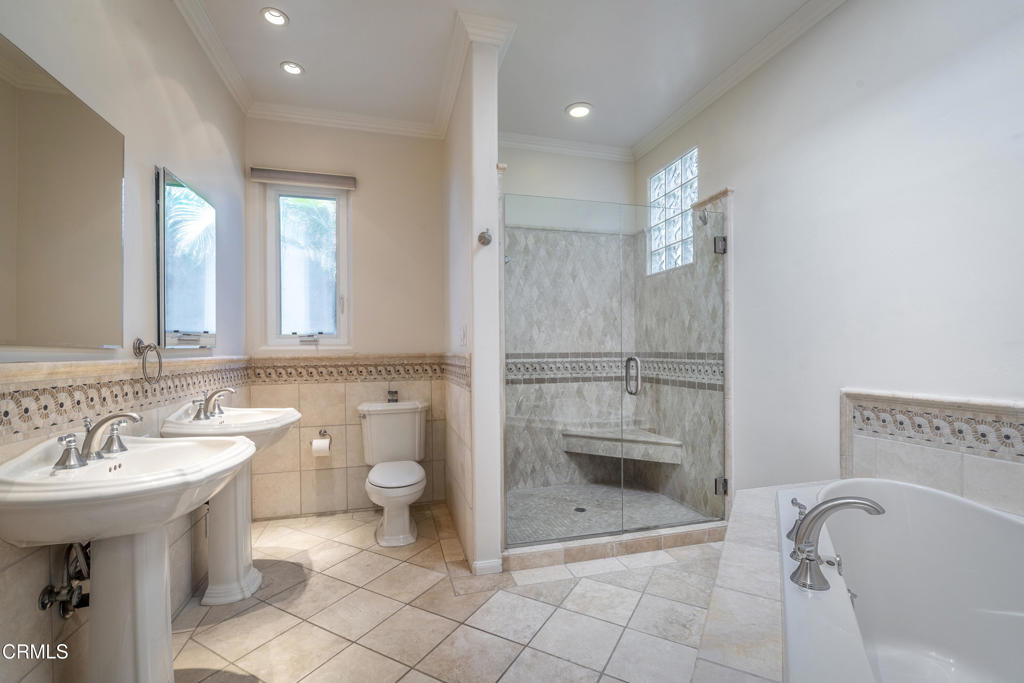 MLS #V1-33727 image #12