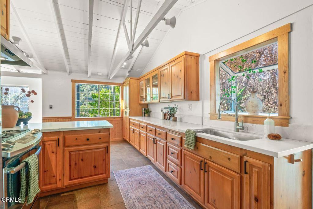 MLS #V1-33729 image #11