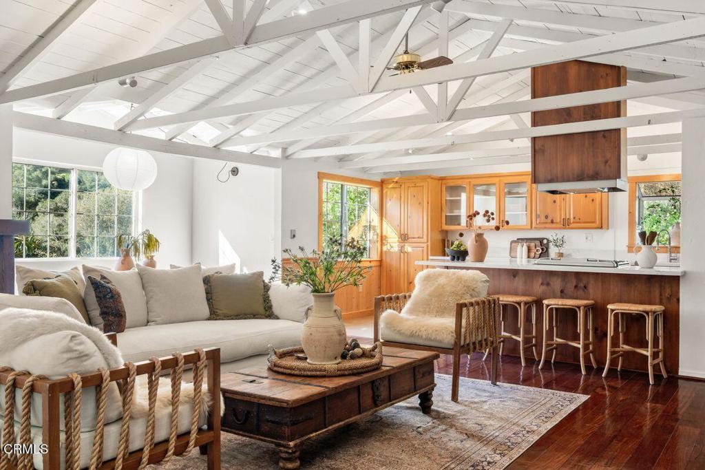 MLS #V1-33729 image #2