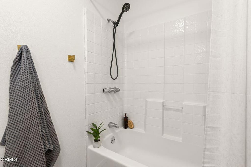 MLS #V1-33729 image #36