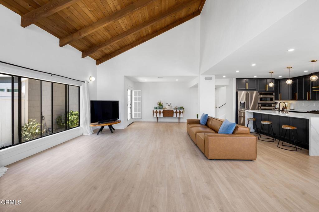 MLS #V1-33730 image #10