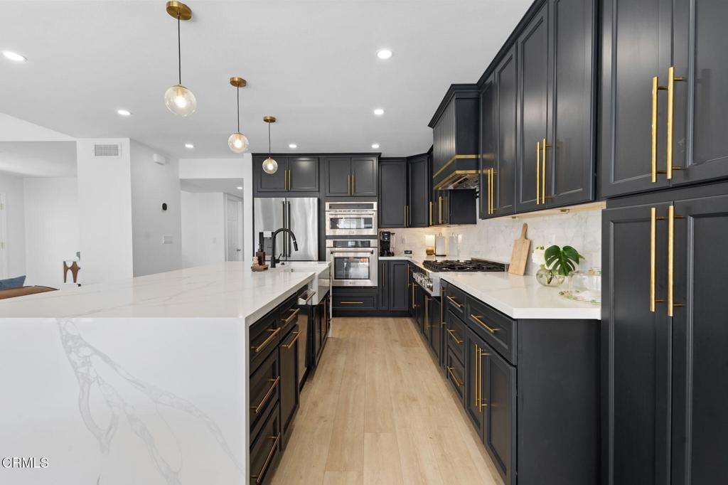 MLS #V1-33730 image #12