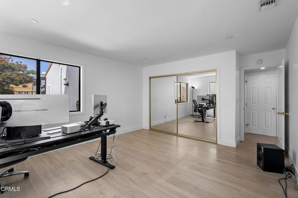 MLS #V1-33730 image #15