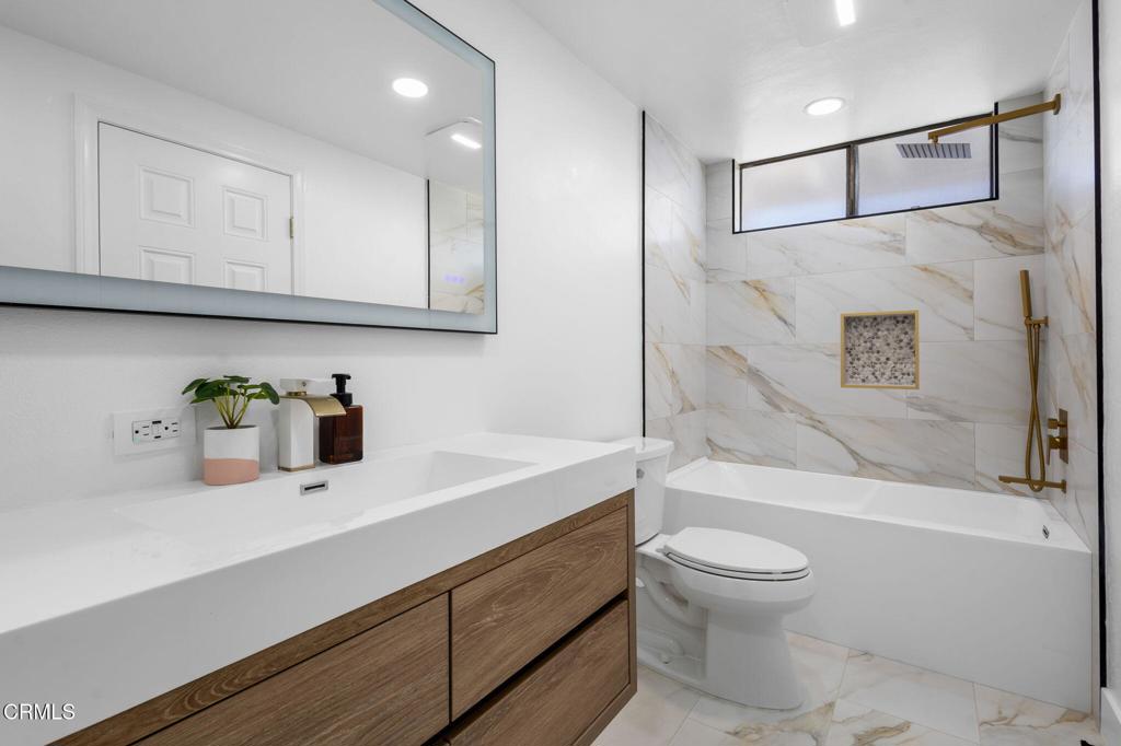 MLS #V1-33730 image #30