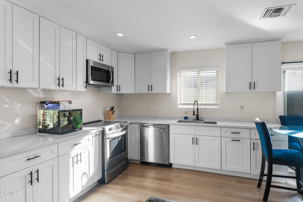 MLS #V1-33741 image #5