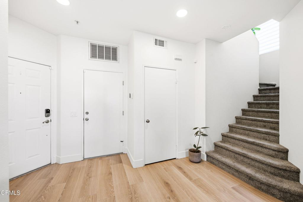 MLS #V1-33748 image #3