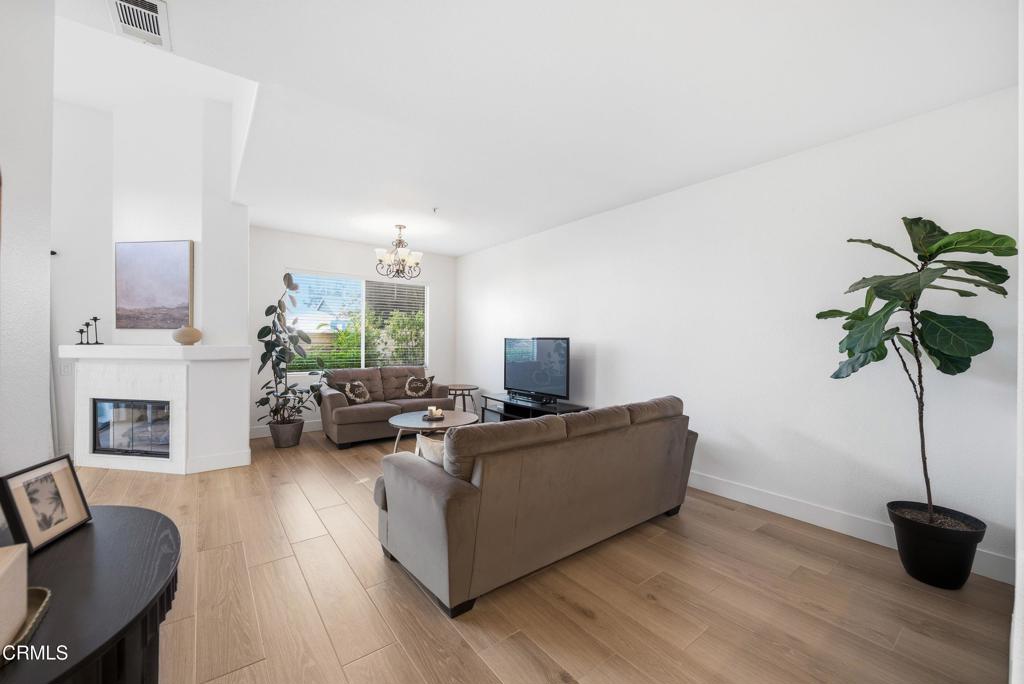 MLS #V1-33748 image #5