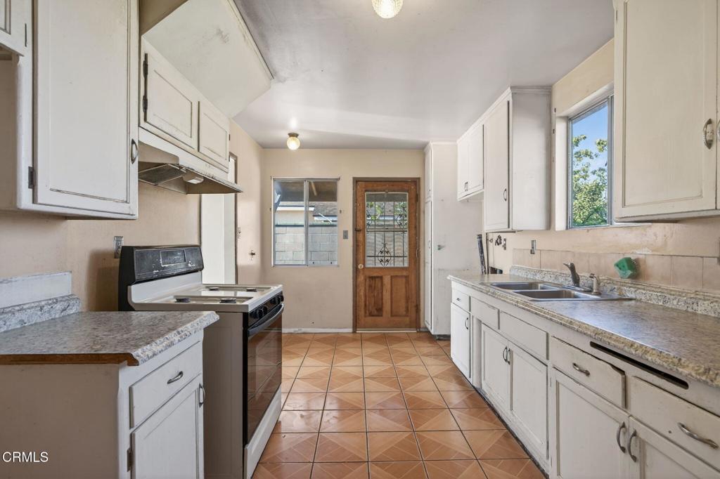 MLS #V1-33760 image #2