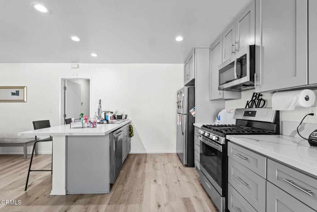 MLS #V1-33792 image #5